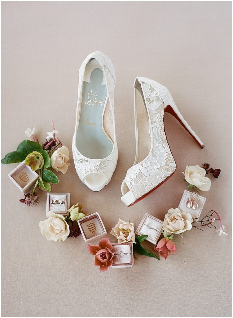 Bride wedding shoes and wedding rings
